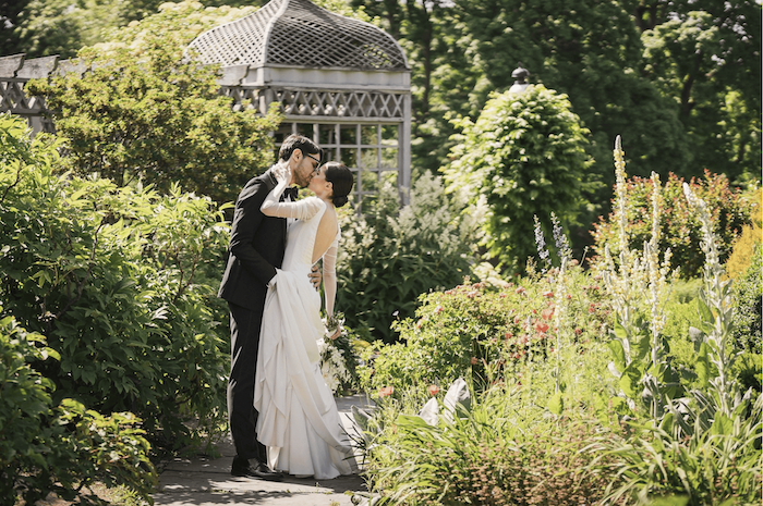 Wedding in Snug Harbor Botanical Gardens in Staten Island.